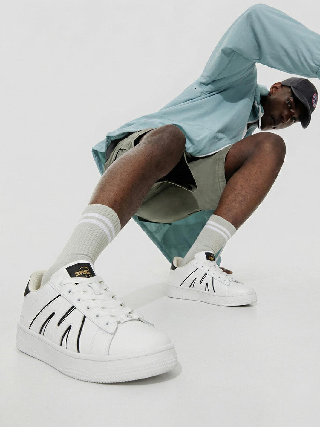 Platform Sneakers with Three Interchangeable Laces - Skipkicks