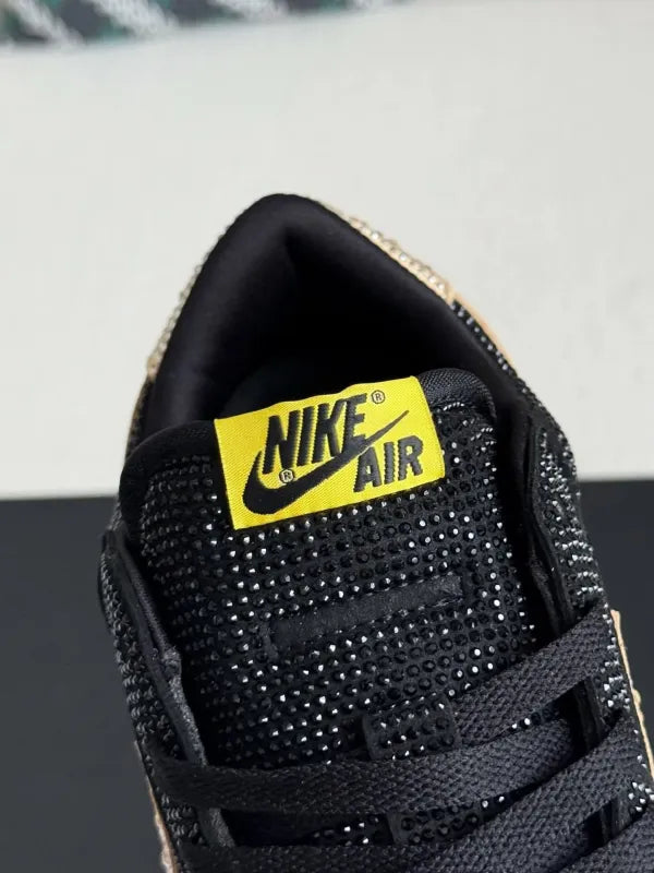 Air Jordan 1 Low - Gold Dust Black & Gold - Luxurious Style