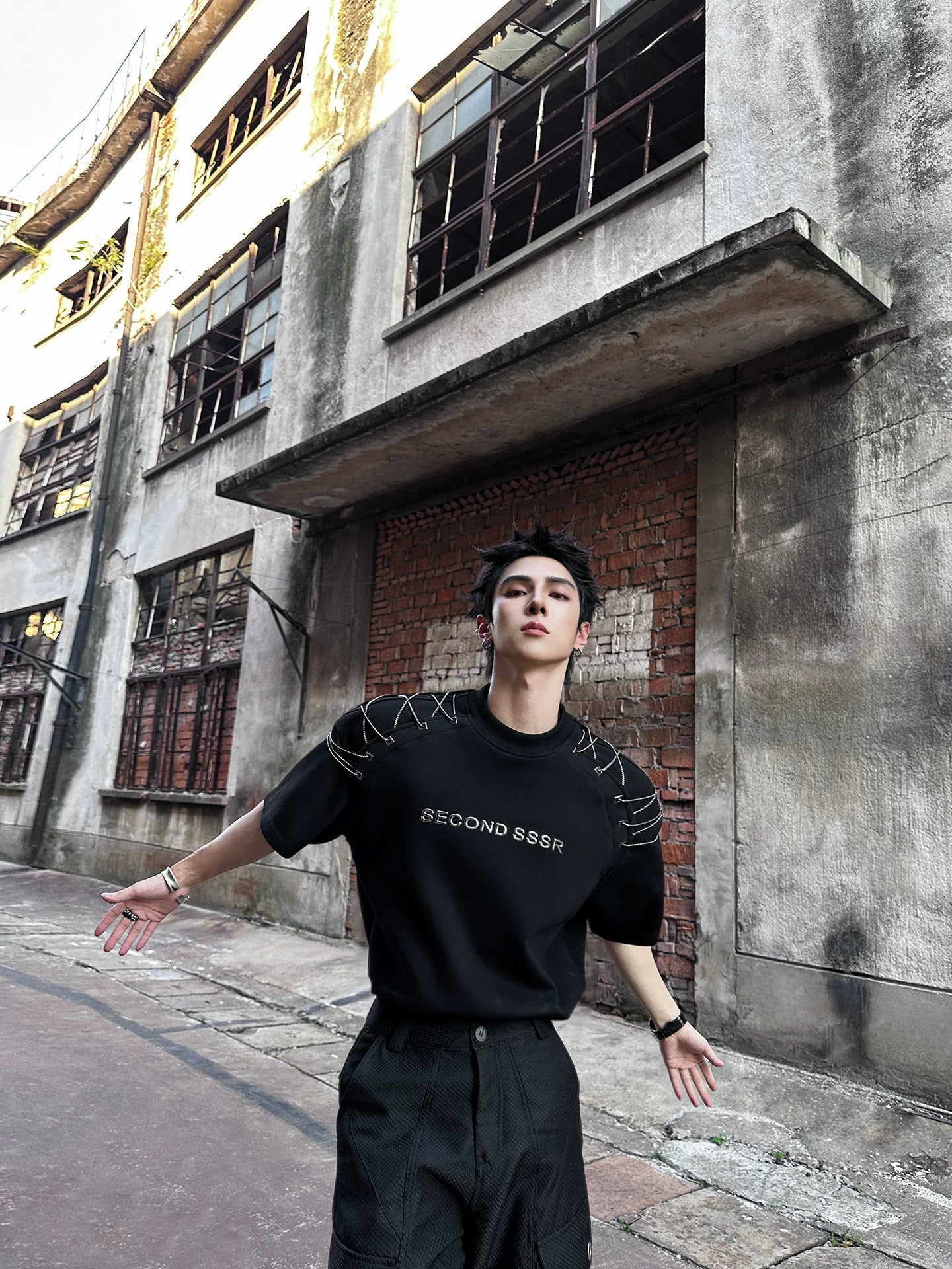 Second Signal Chainlace Tee