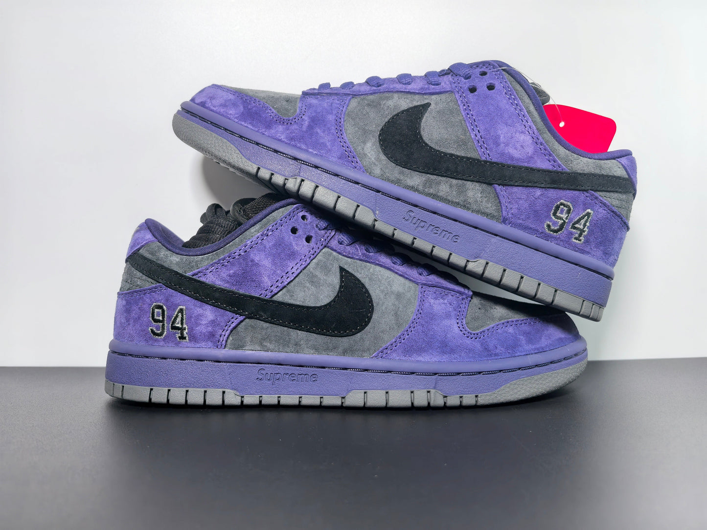 Supreme x Dunk SB LOW Pro OG QS - Elevate Your Sneaker Game
