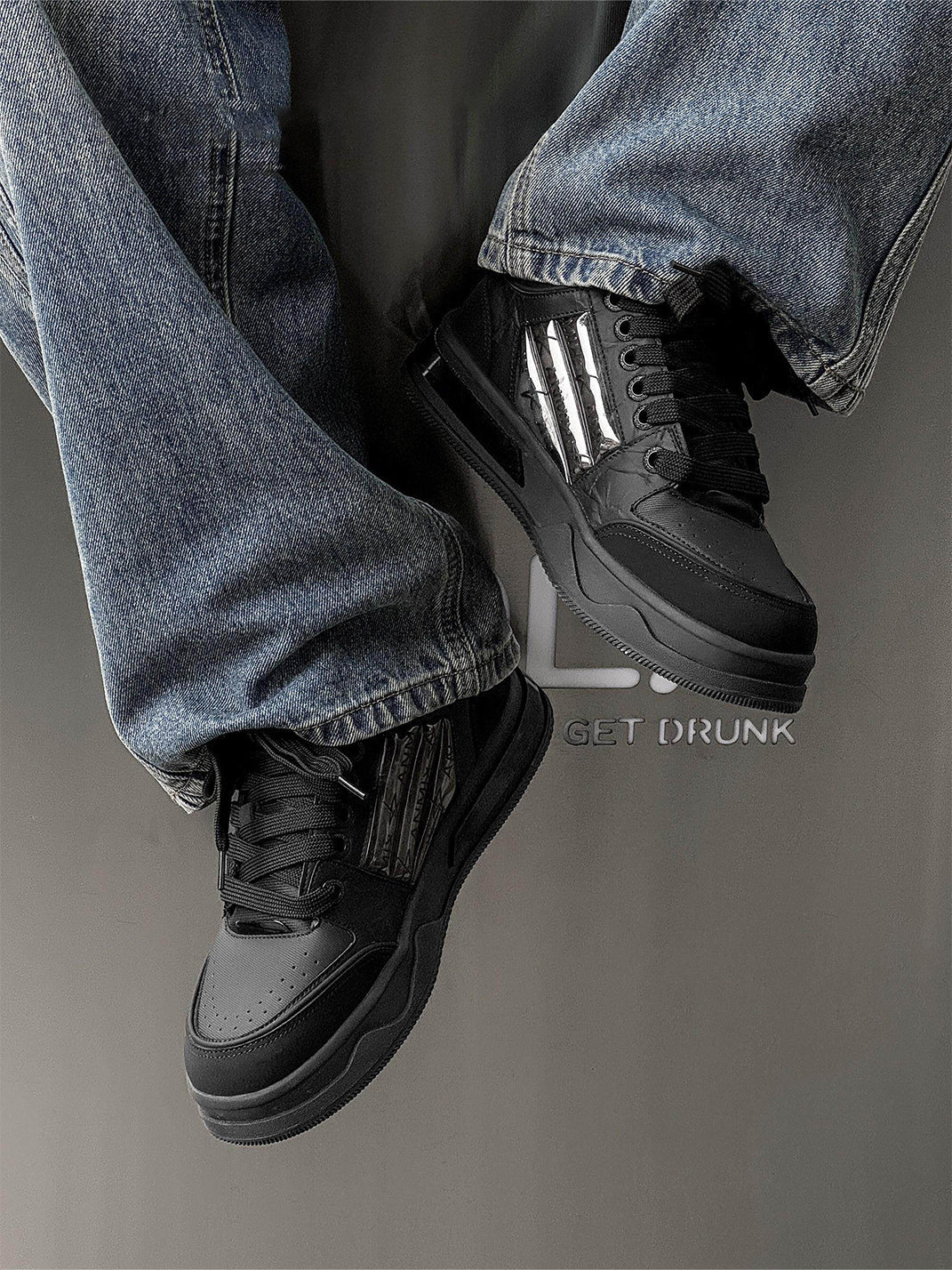 Star-Studded Gothic Sneakers - Skipkicks