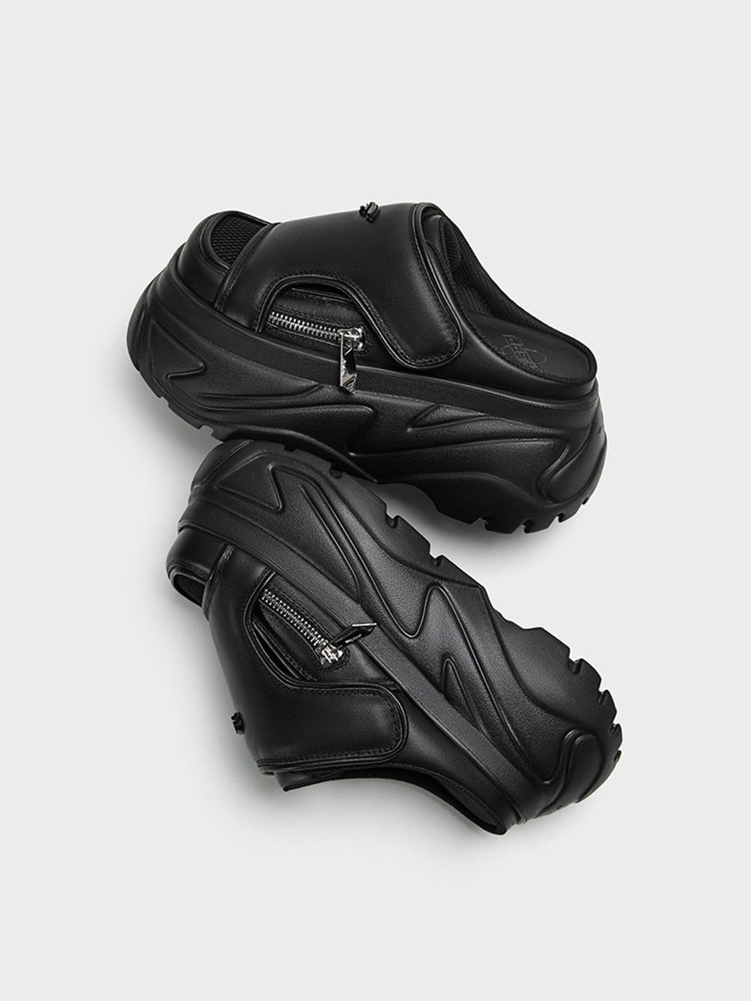 Black Covered-Toe Platform Slide Sandals - Skipkicks