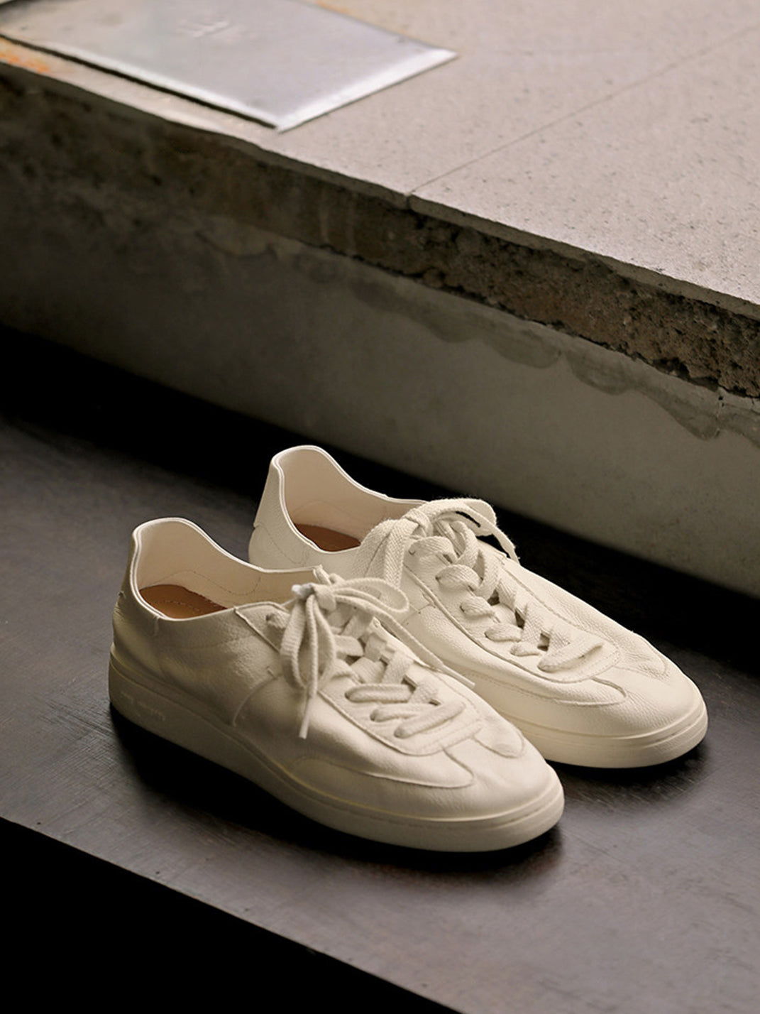 Low-Profile Cowhide Flats - Skipkicks