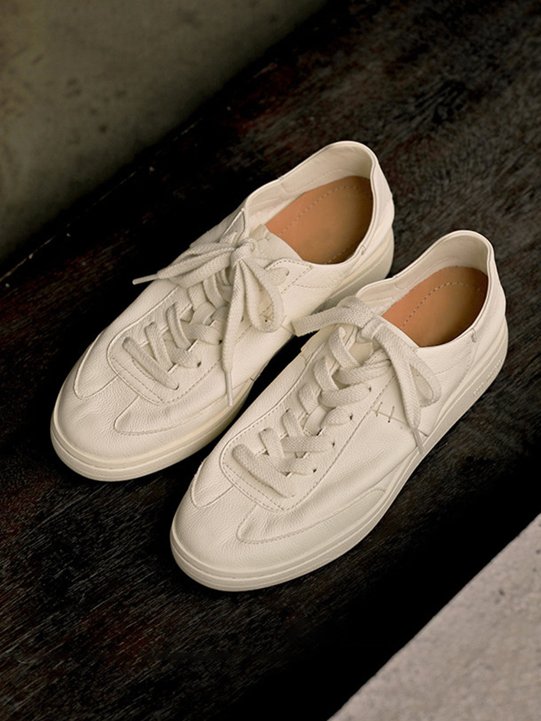 Low-Profile Cowhide Flats - Skipkicks