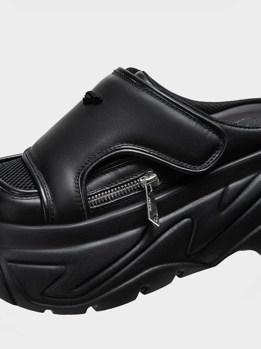 Black Covered-Toe Platform Slide Sandals - Skipkicks