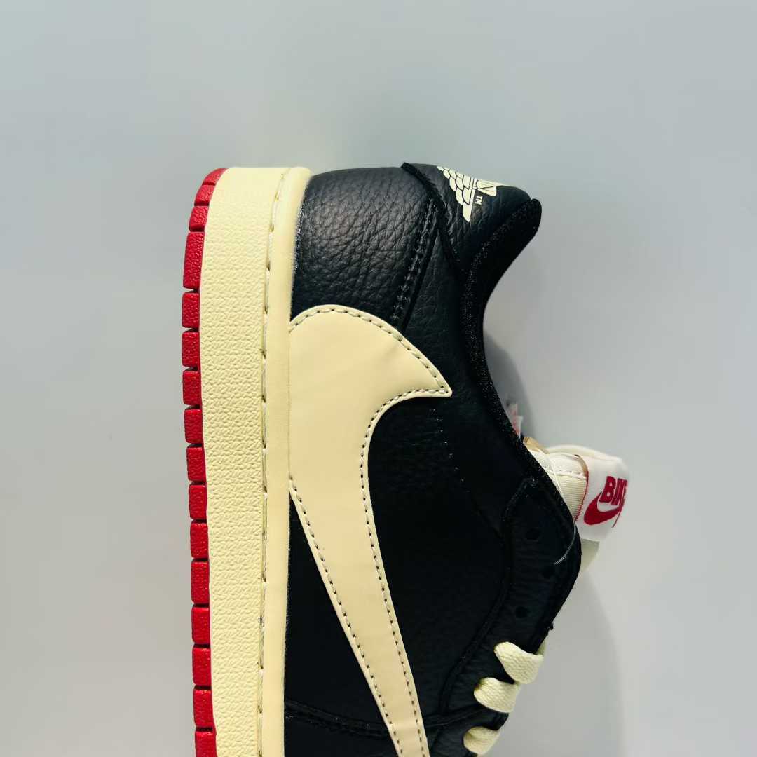 Travis Scott x Air Jordan 1 Low OG: A Sneaker Legend