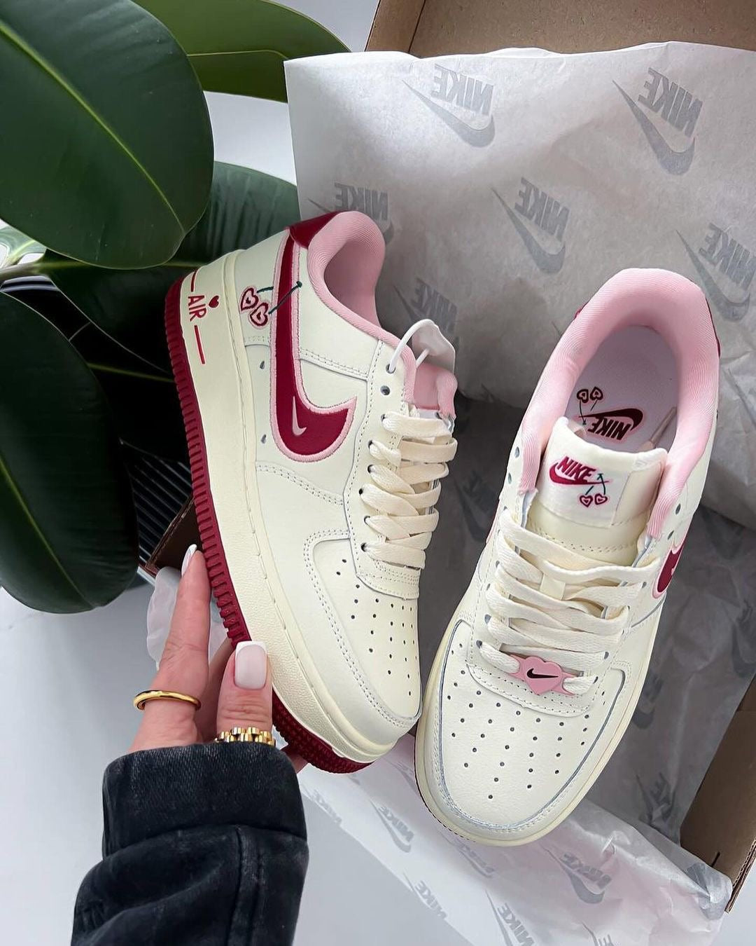 Custom Air Force 1'07 Low Valentine's Day - Luxuryurbanwear