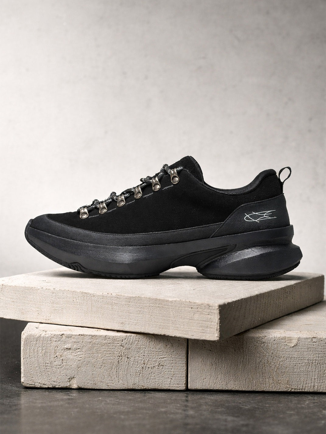 All-Black Samurai Casual Sneakers - Skipkicks