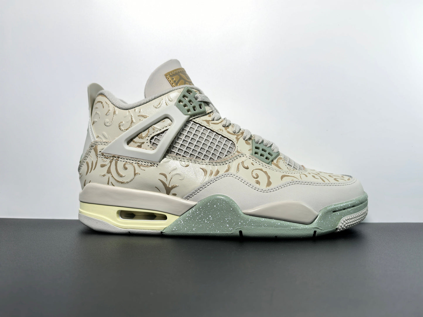 Air Jordan 4 Retro - Elevate Your Performance and Style
