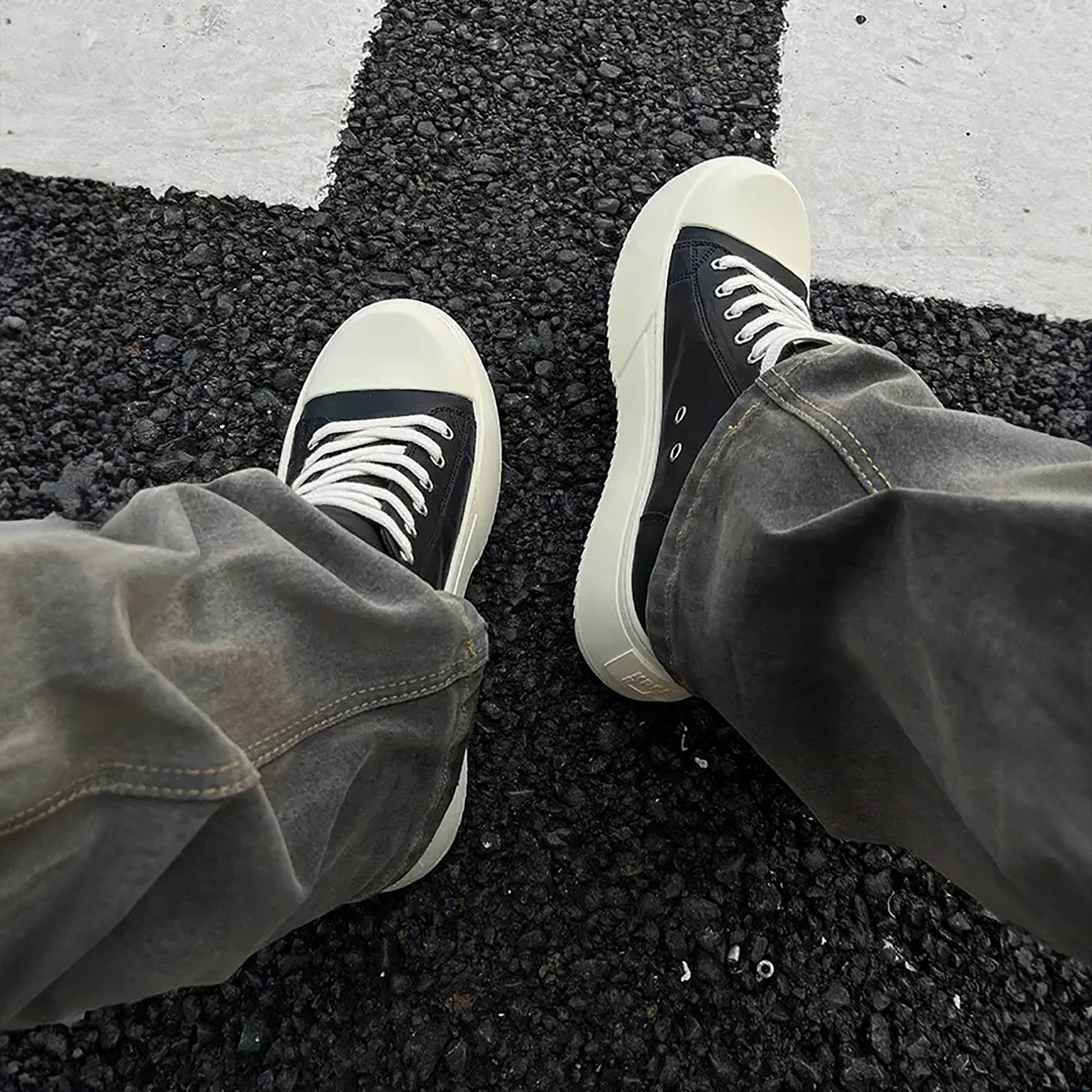 Low-Top Sneakers - Skipkicks