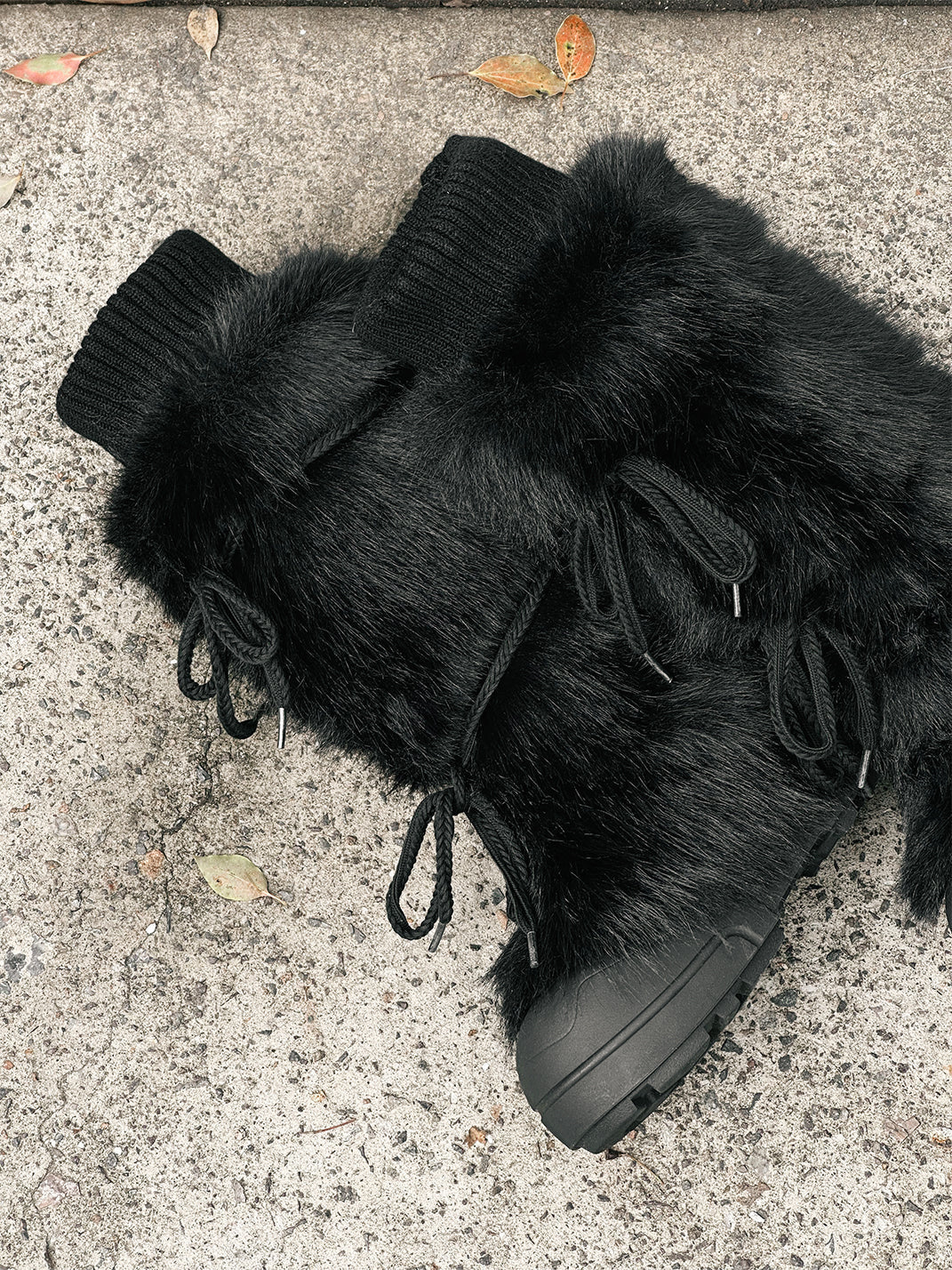 Black Plush-Lined Tall Platform Boots - Skipkicks