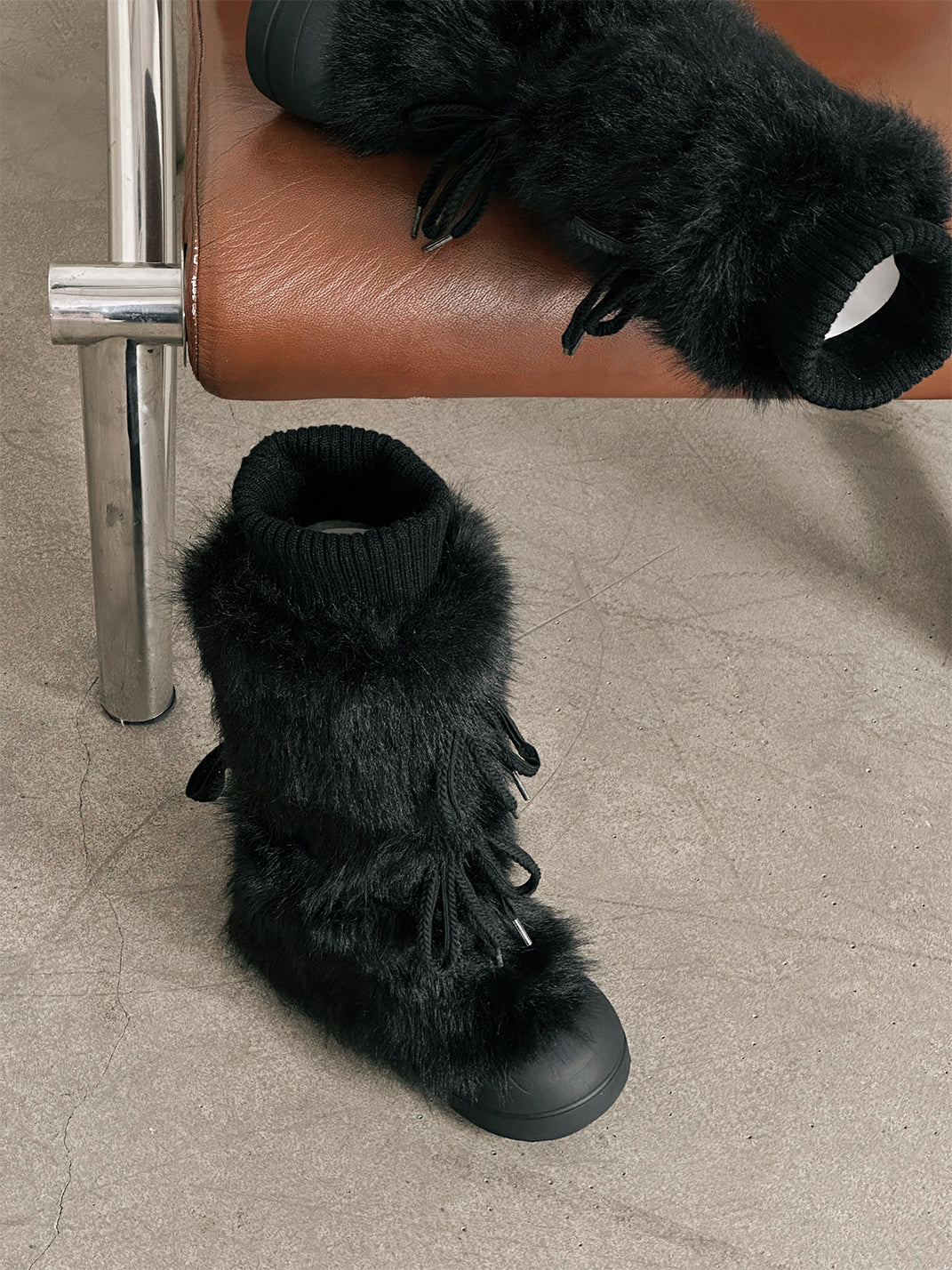 Black Plush-Lined Tall Platform Boots - Skipkicks