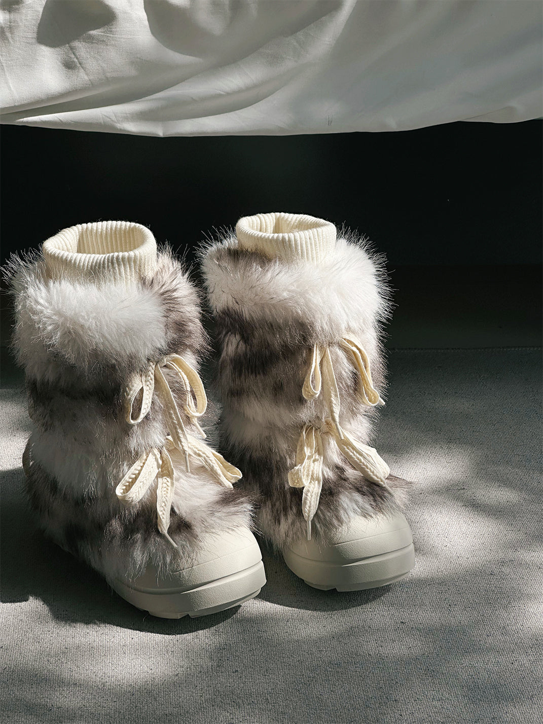 Black Fur-Lined Mid-Top Platform Ankle Boots - Skipkicks