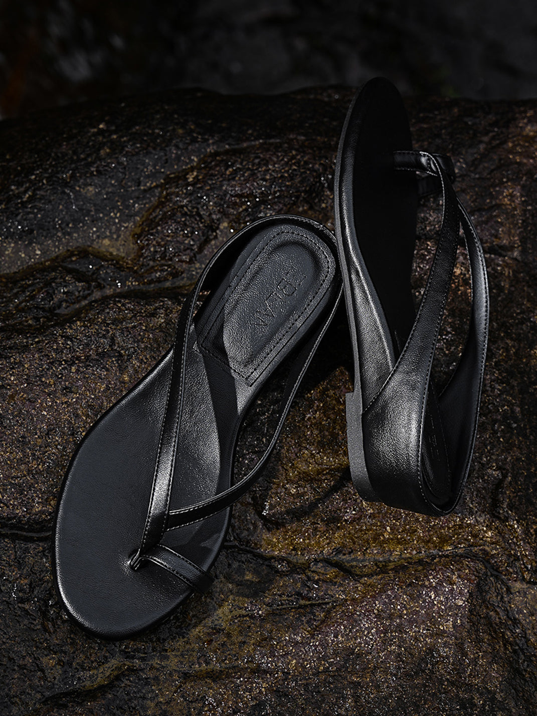 Toe Ring Wedge Flip-Flop Sandals - Skipkicks