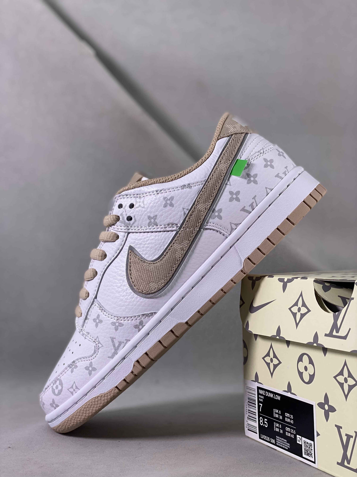 Custom SB Dunk Low x Monogram LV0526 596