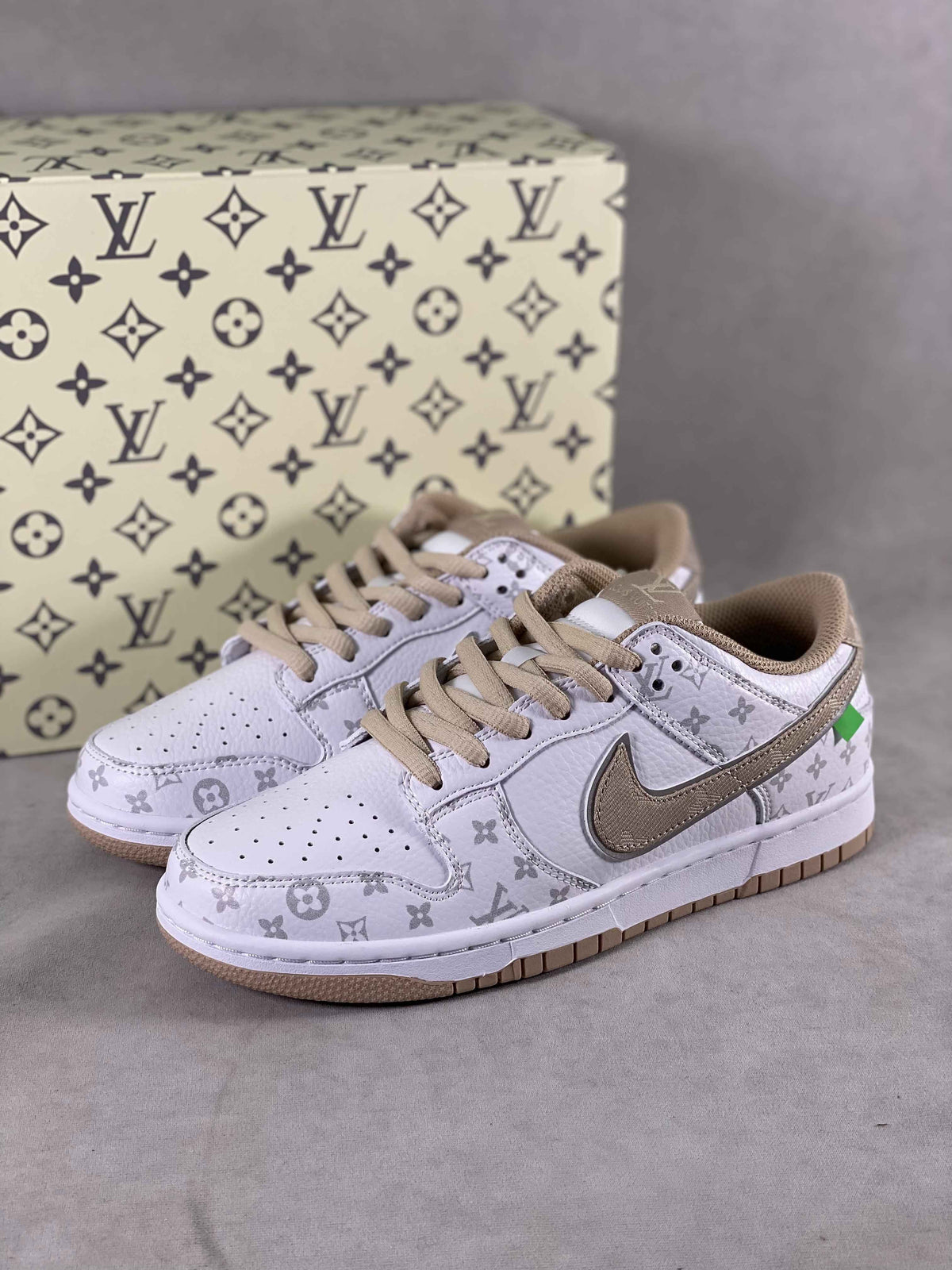 Custom SB Dunk Low x Monogram LV0526 596