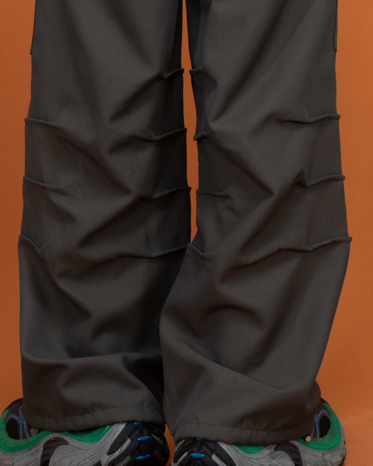 Multi-Pocket Crinkled Cargo Pants - Stylish and Functional