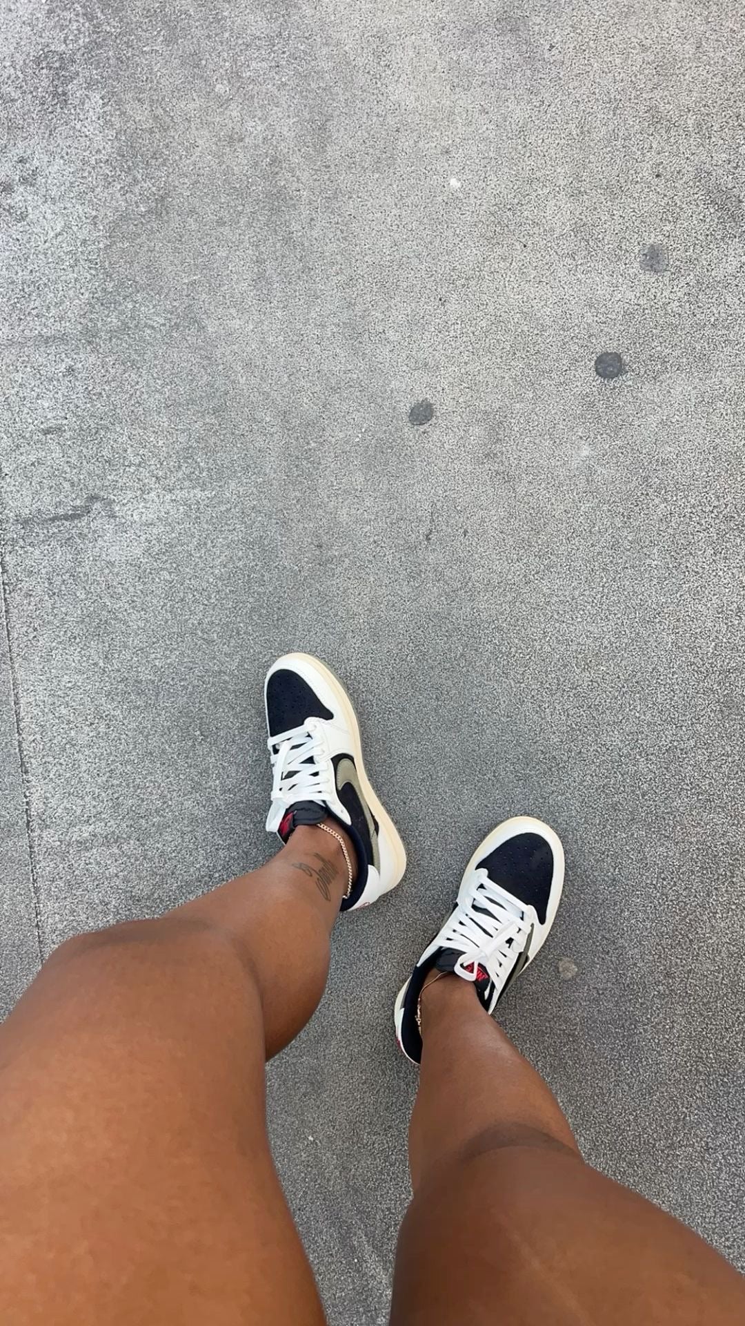 Air Jordan 1 Travis Scott Olive Wmns Limited Edition Retro Low OG Sneakers - Luxuryurbanwear