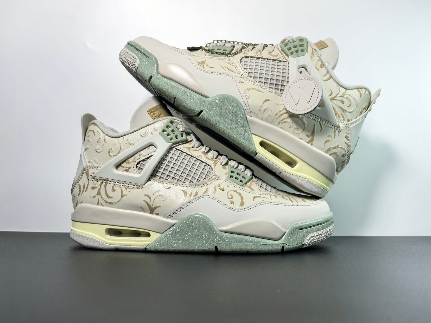 Air Jordan 4 Retro - Elevate Your Performance and Style