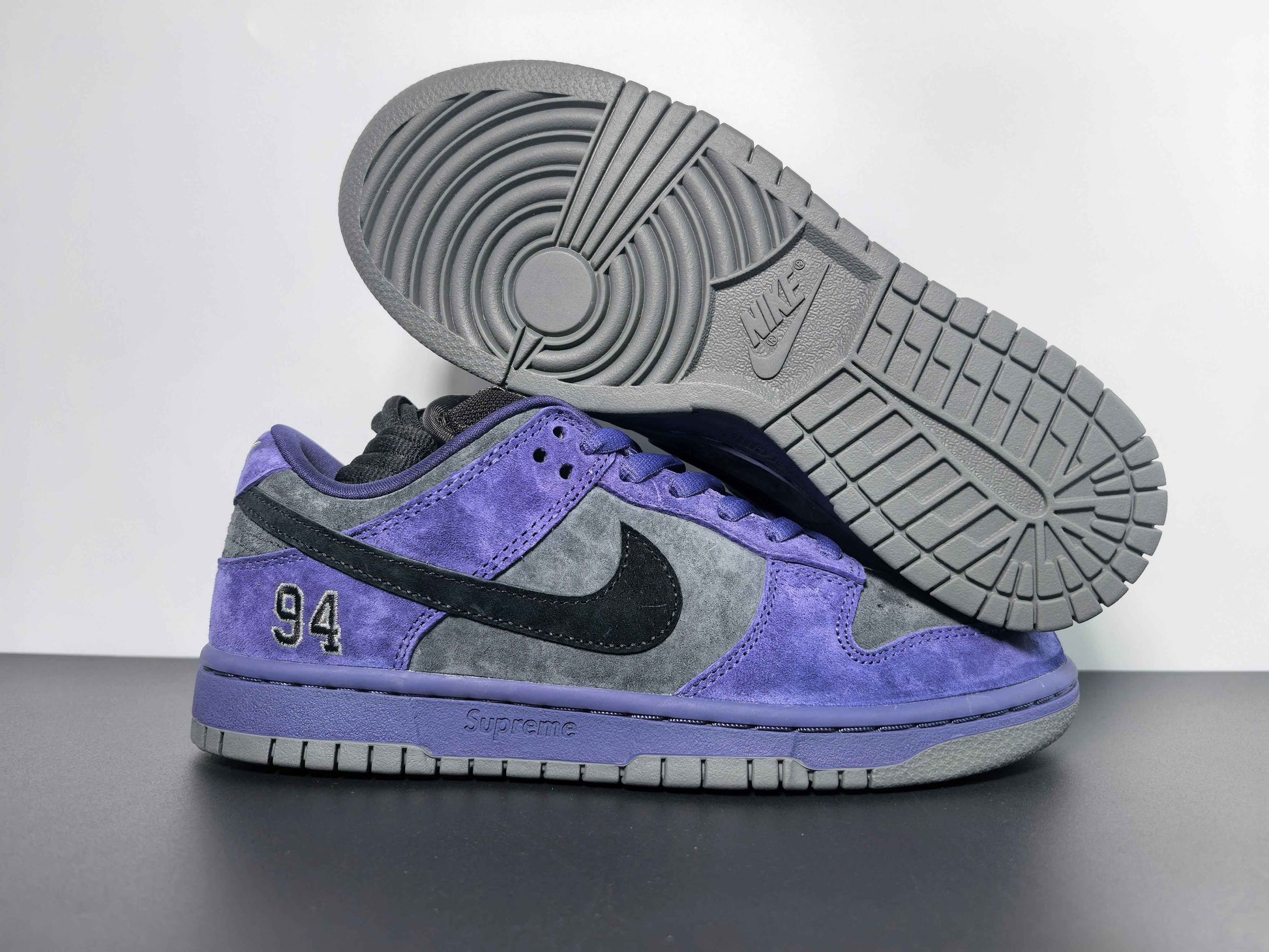 Supreme x Dunk SB LOW PRO OG QS