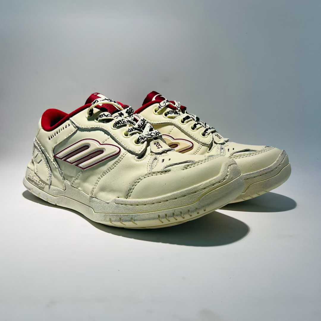 Balenciaga Hamptons Worn-Out 841763WCURS9960