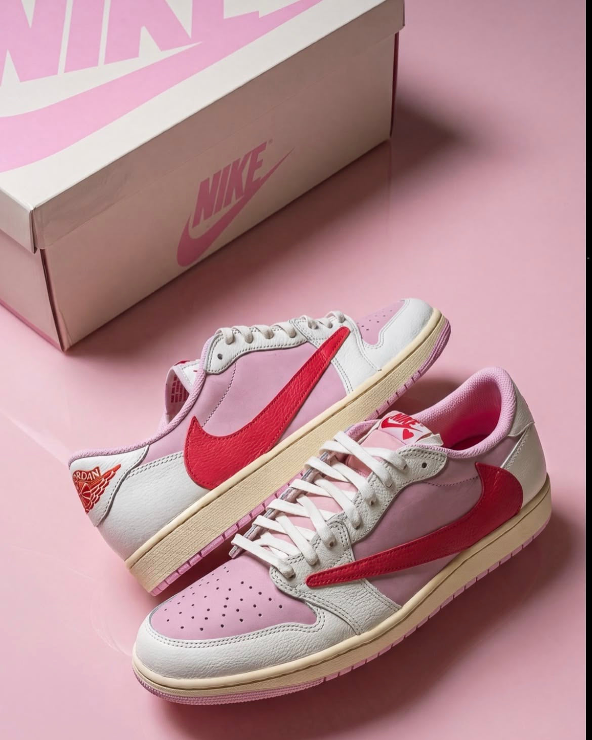 Travis Scott × AJ1 Low 'Shy Pink' - Elevate Your Style