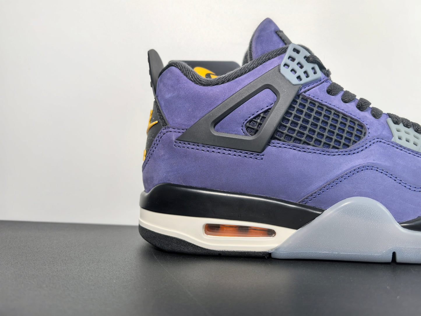 Air Jordan 4 OG Lakers - Iconic Sneakers for Every Occasion