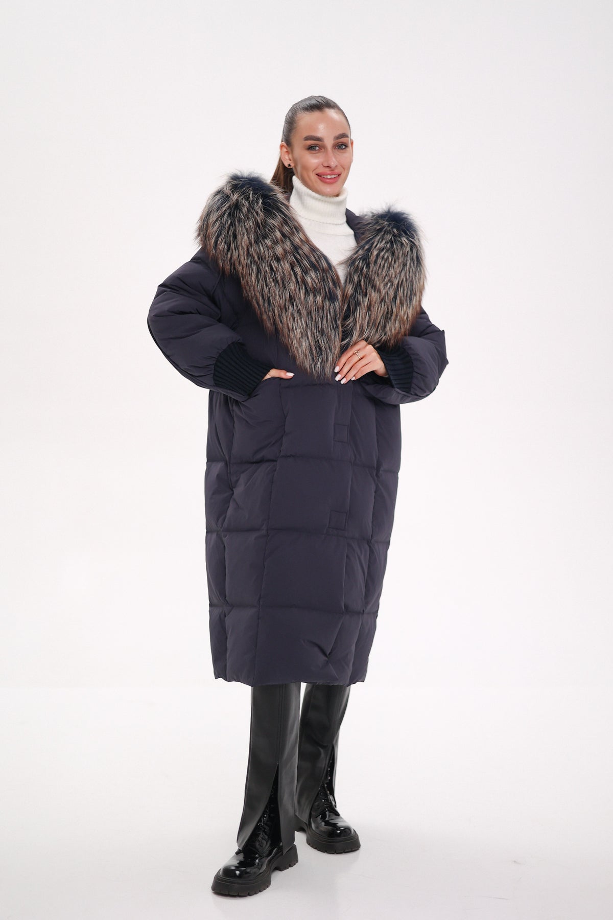 Rei Genuine Fur Trim Hooded Down Coat in Navy