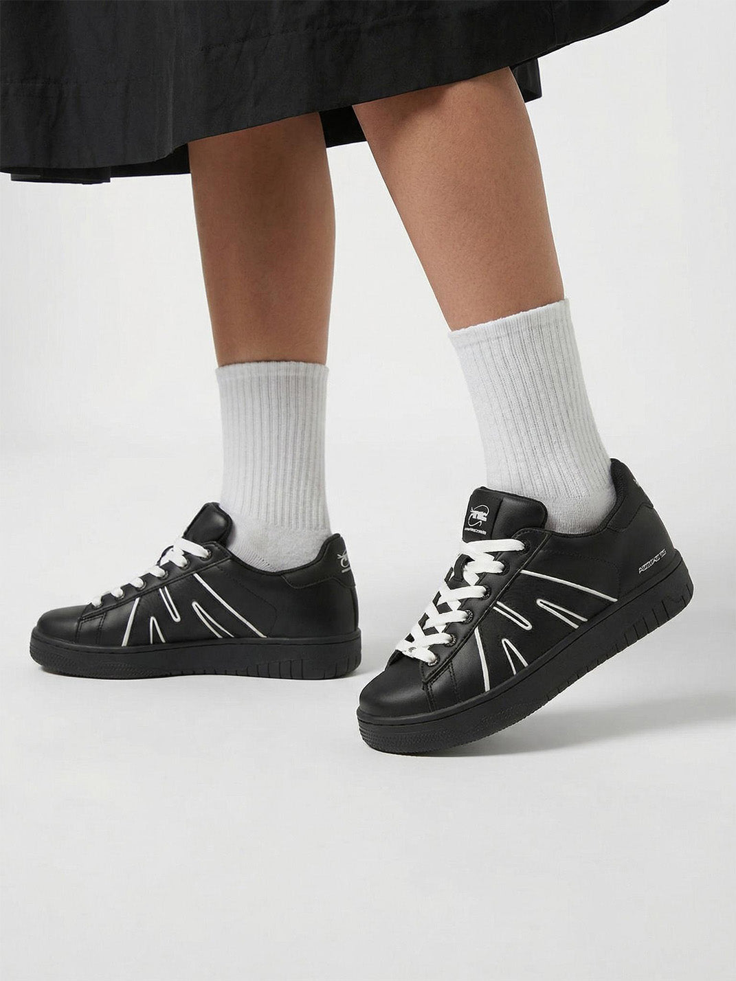 Platform Sneakers with Three Interchangeable Laces - Skipkicks