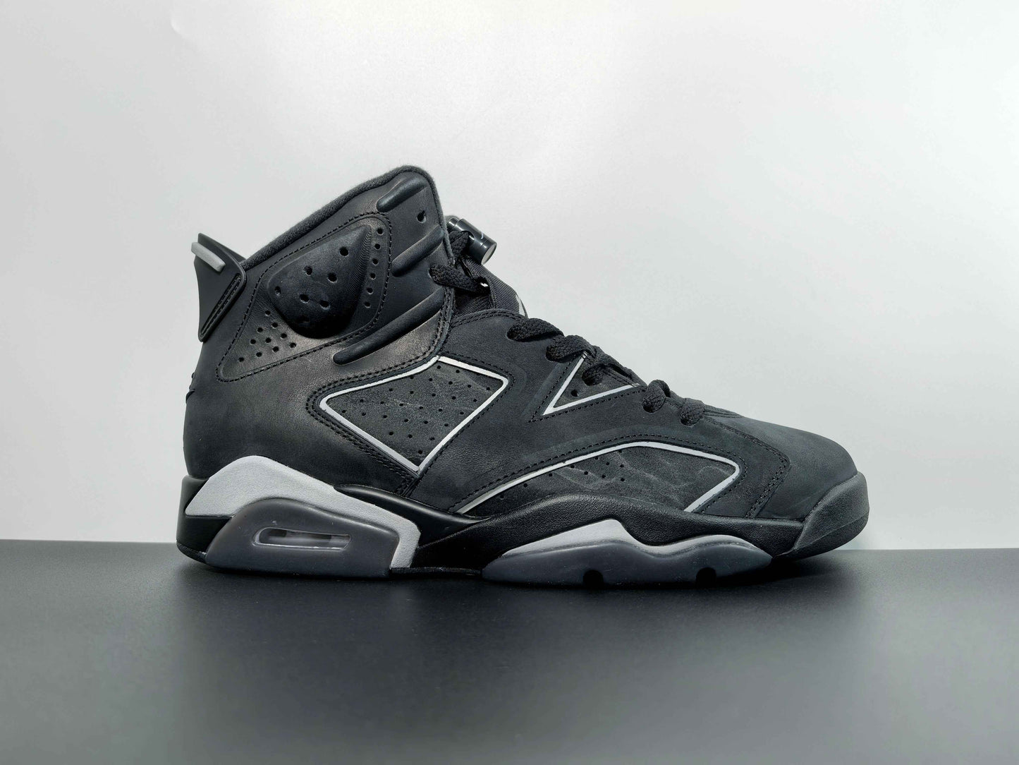 Commencement Edition Retro 6 - Limited Noir Stealth High-Tops