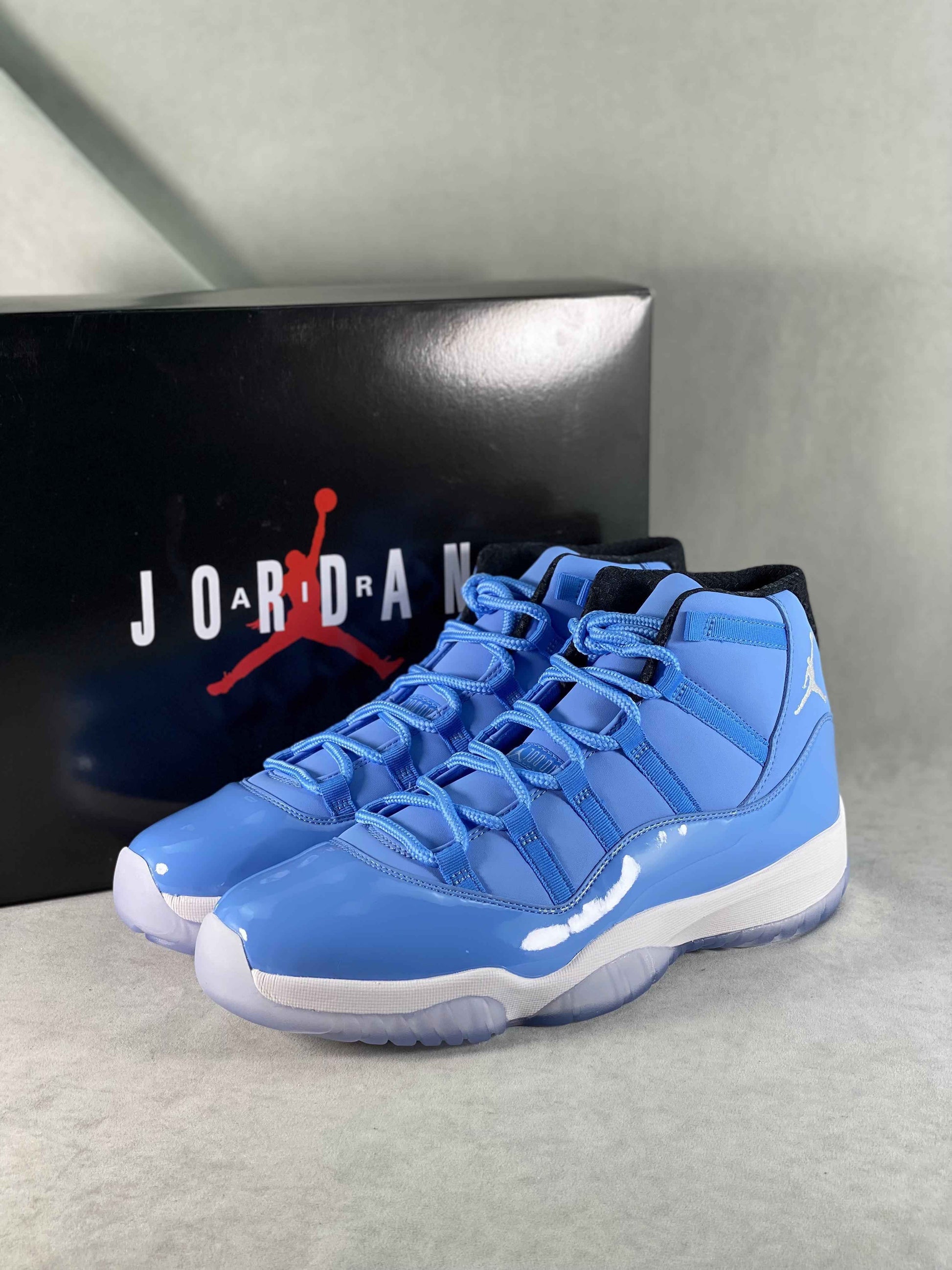 Custom Air Jordan “Ultimate Gift of Flight” Pack 717602-900