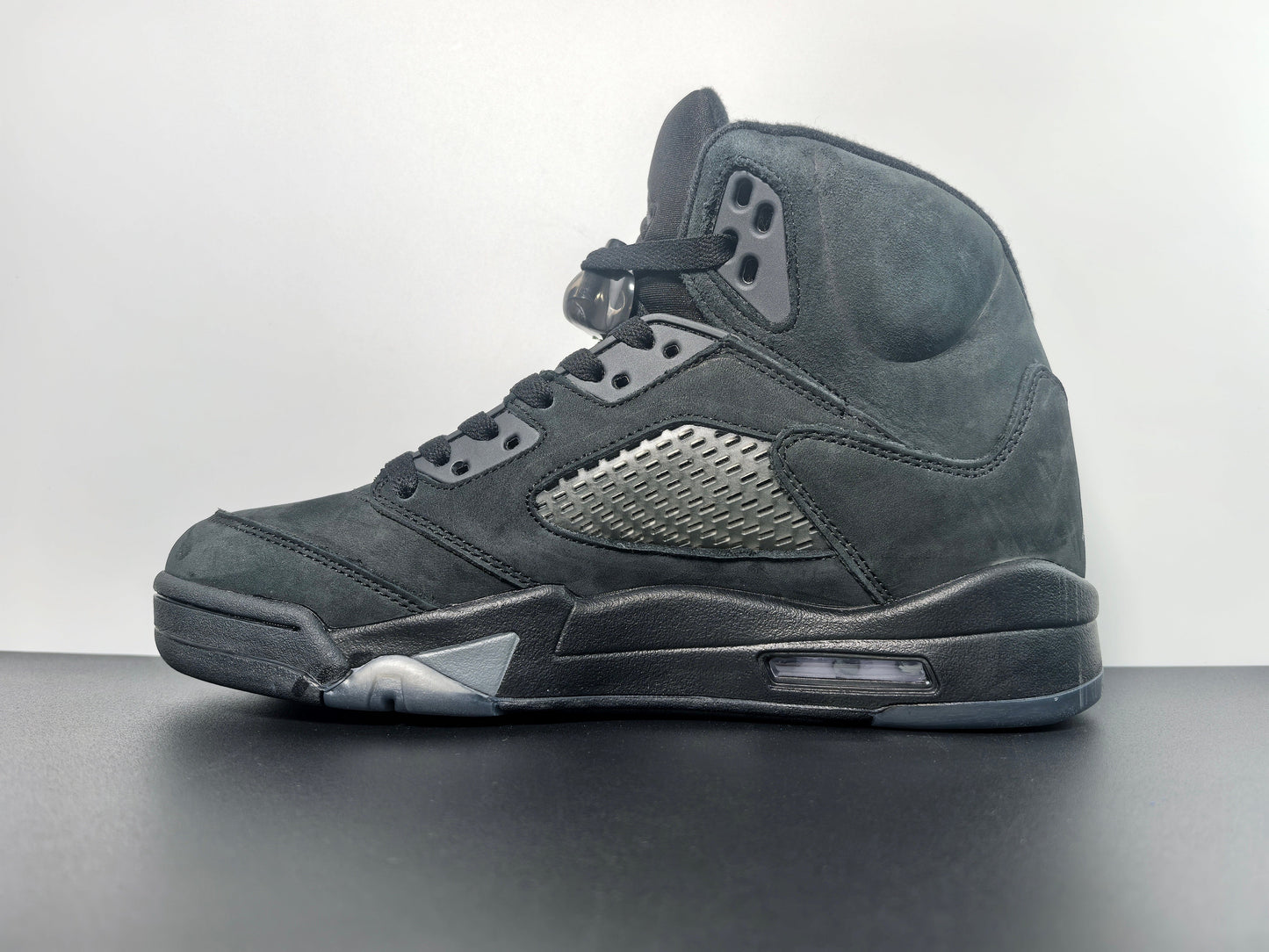 Air Jordan 5 Retro Black Cat - Iconic Style Meets Modern Comfort