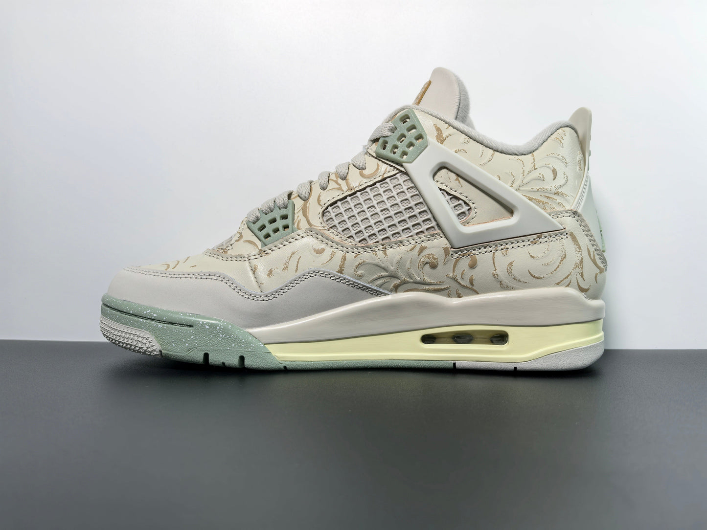 Air Jordan 4 Retro - Elevate Your Performance and Style
