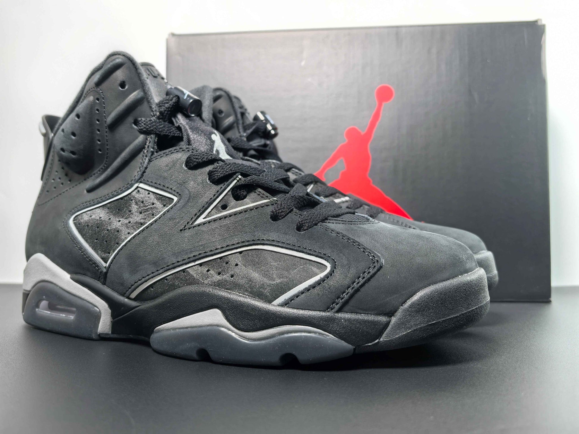 Commencement Edition Retro 6 - Limited Noir Stealth High-Tops