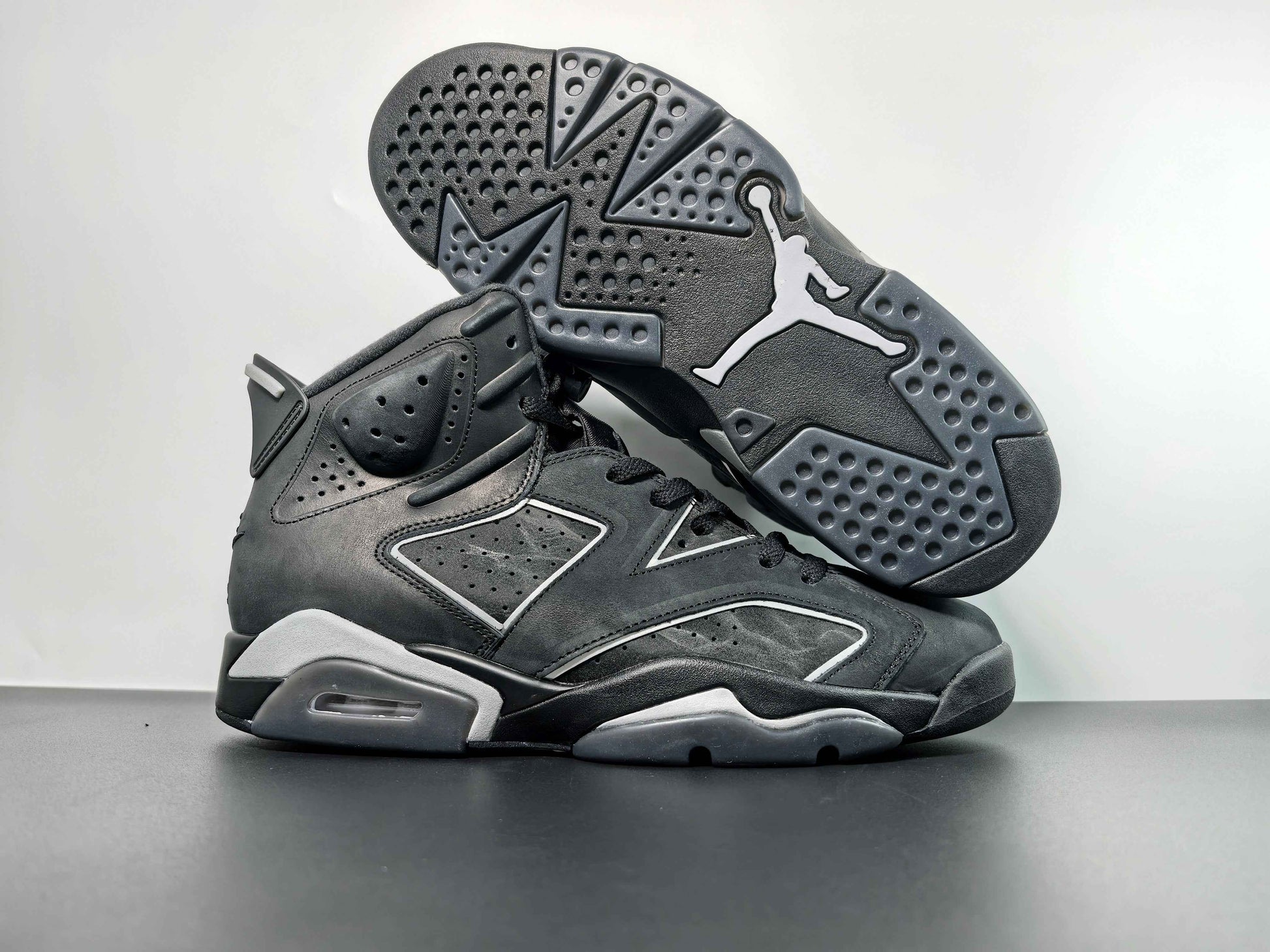 Commencement Edition Retro 6 - Limited Noir Stealth High-Tops