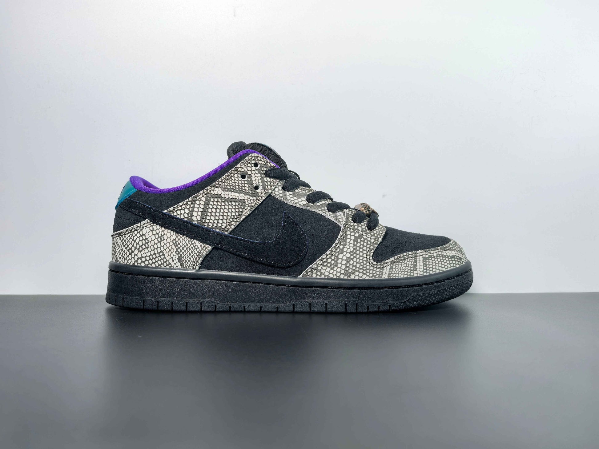 Nike × Dashawn Jordan Dunk SB DUNK LOW