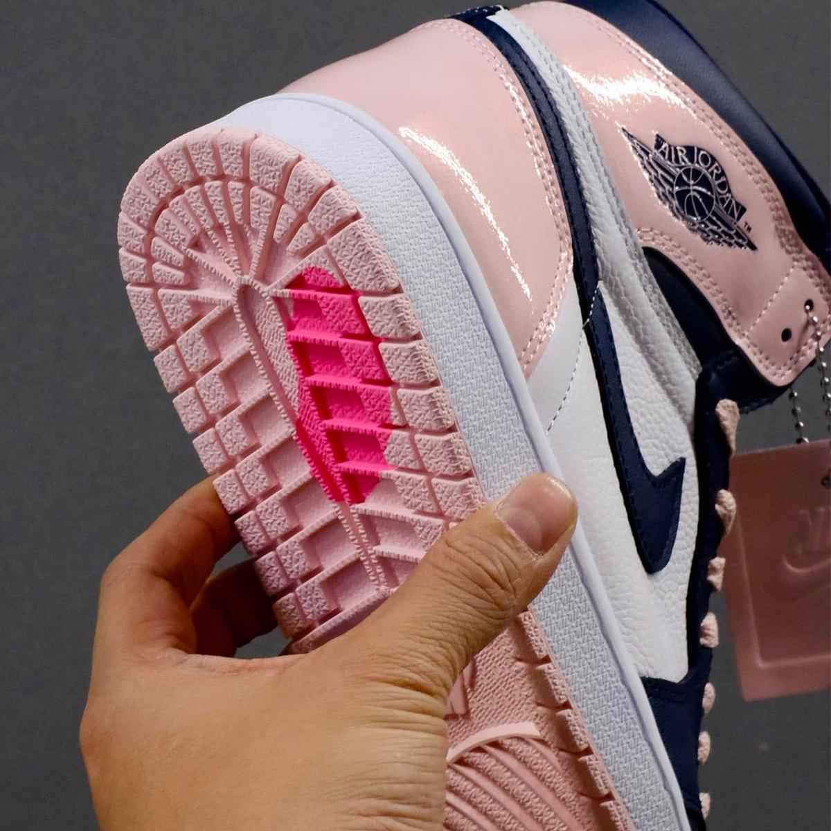 Air Jordan 1 Retro Bubble Gum High Wmns OG SE Sneakers