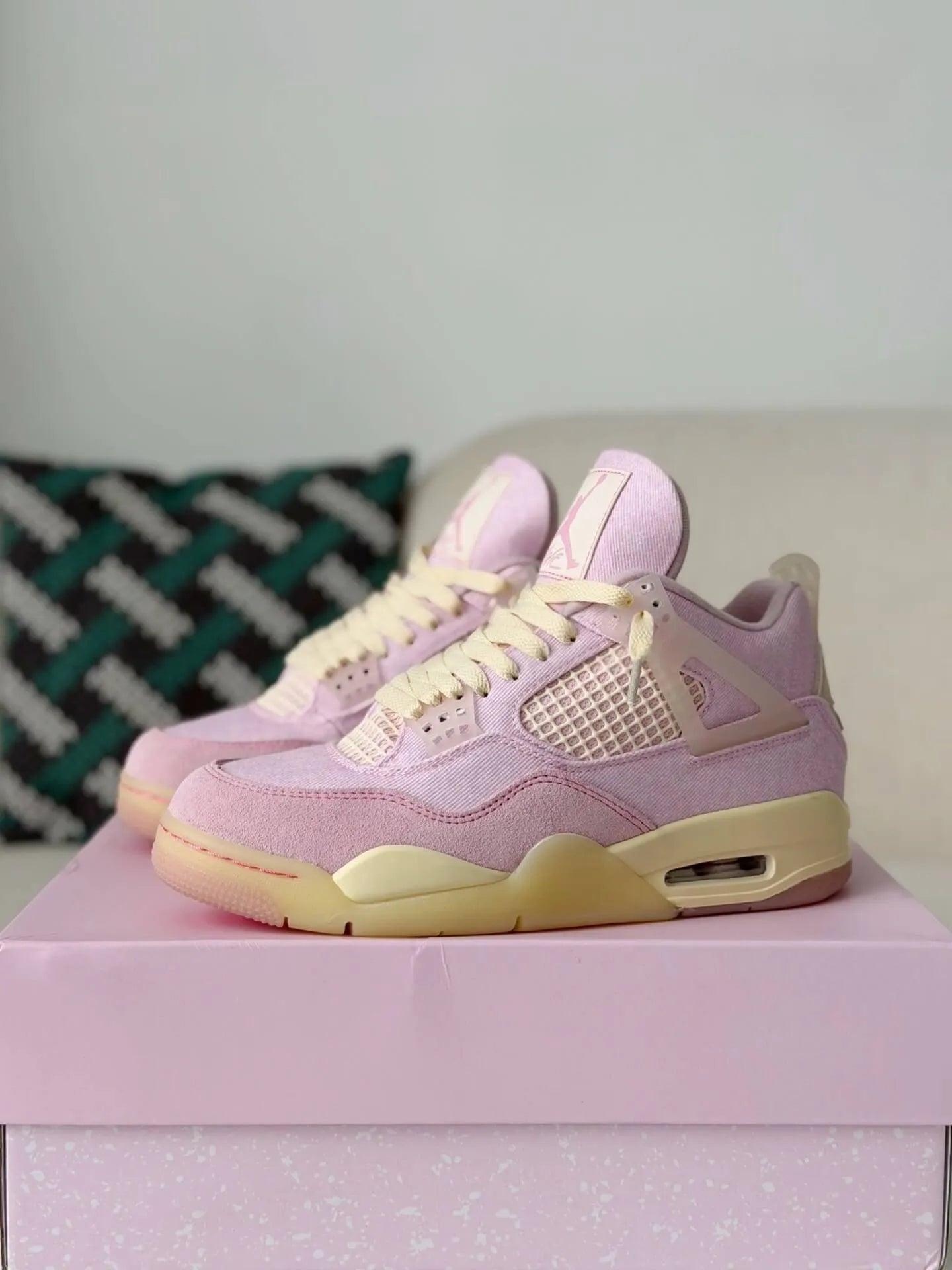 Air Jordan 4 Retro Iced Carmine Sneakers - Style Meets Comfort