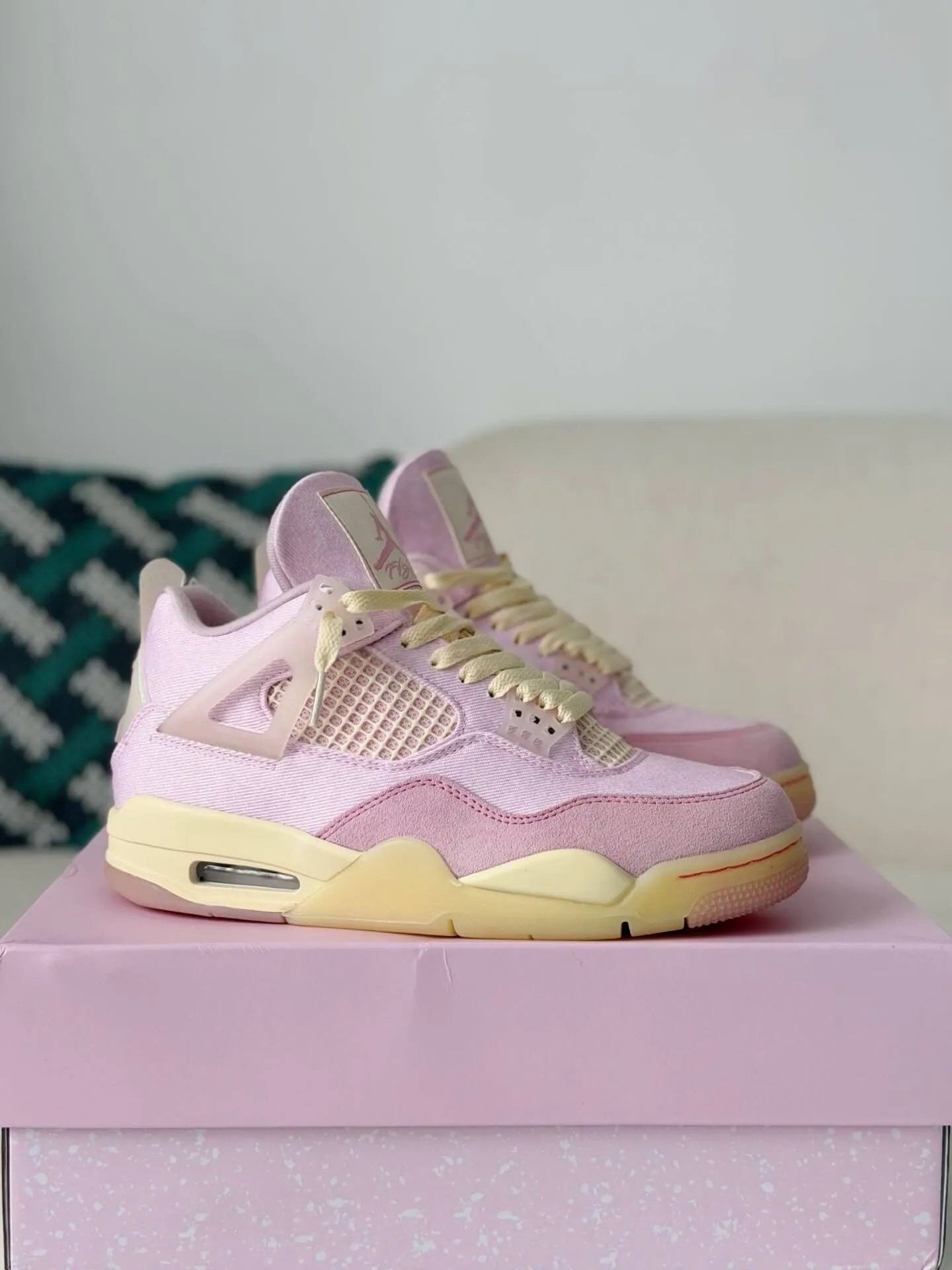 Air Jordan 4 Retro Iced Carmine Sneakers - Style Meets Comfort