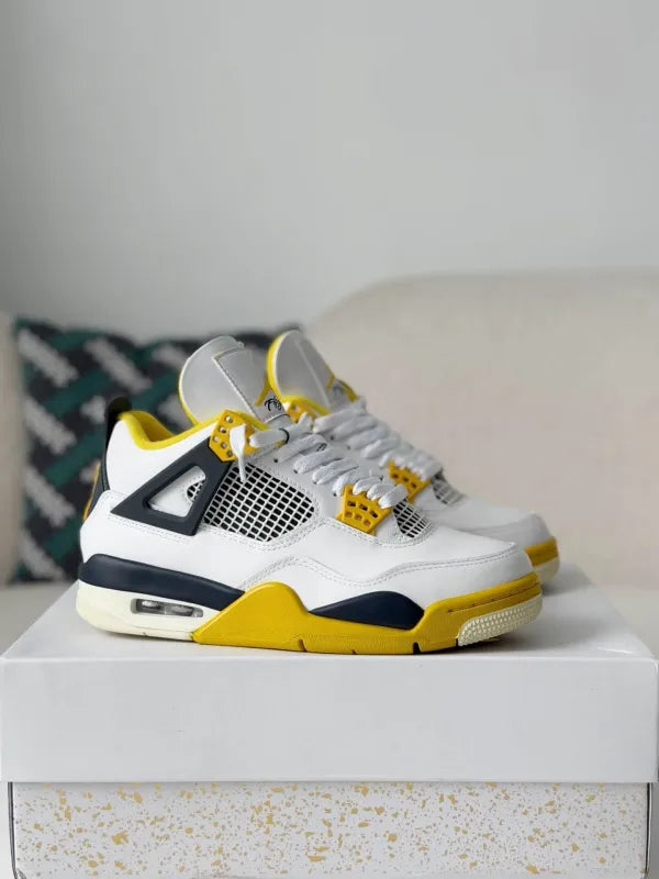 Air Jordan 4 Retro Sneakers - Vivid Sulfur Style