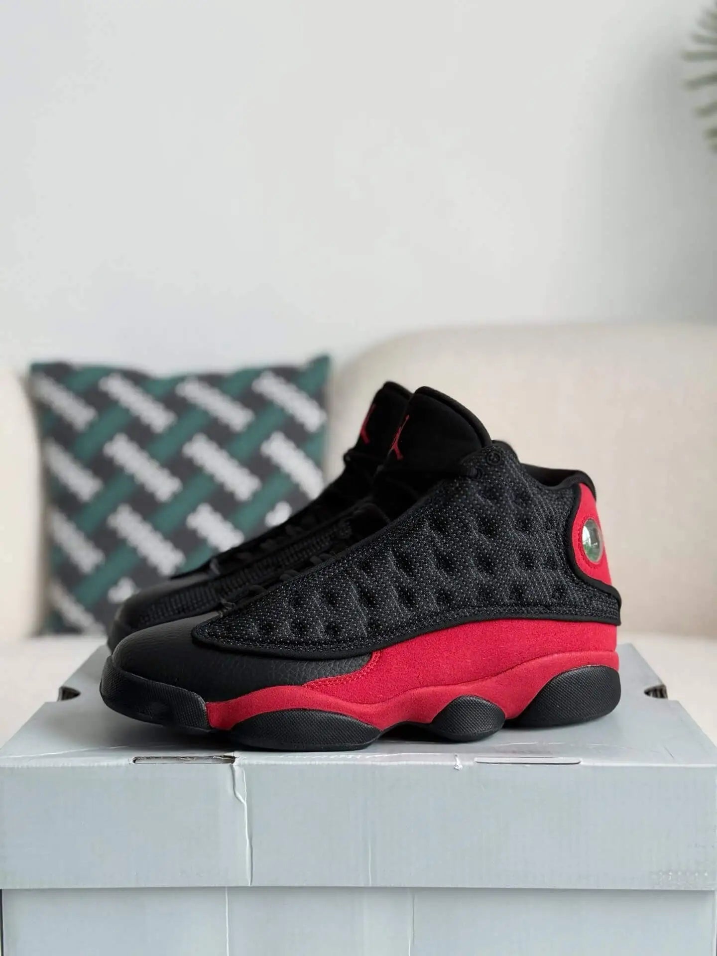 Air Jordan 13 Retro – Elevate Your Style with Bred