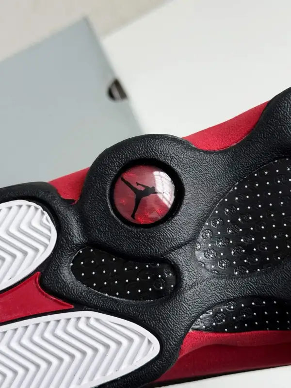 Air Jordan 13 Retro – Elevate Your Style with Bred