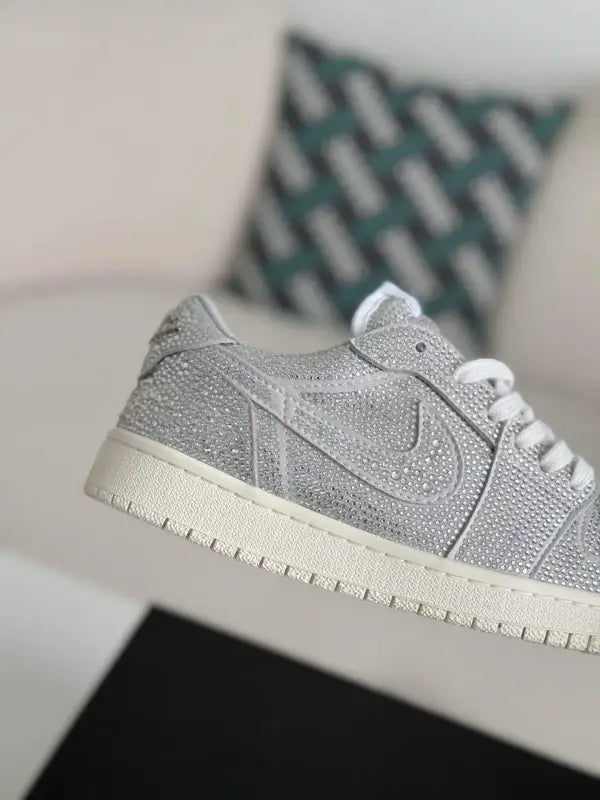 Air Jordan 1 Low – Platinum Sparkle Silver Sneakers