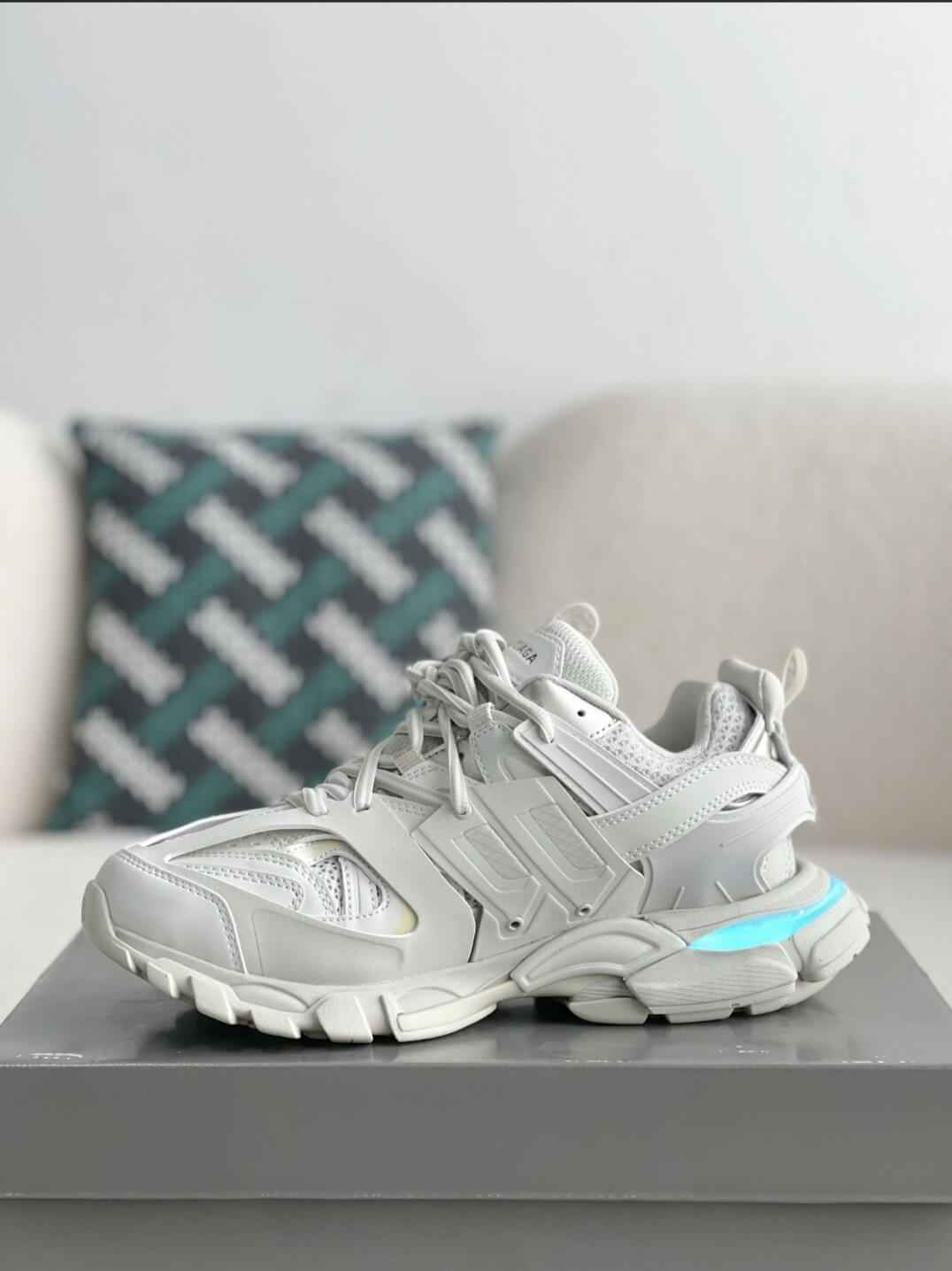 Balenciaga Track Sneaker LED – White / Light Grey
