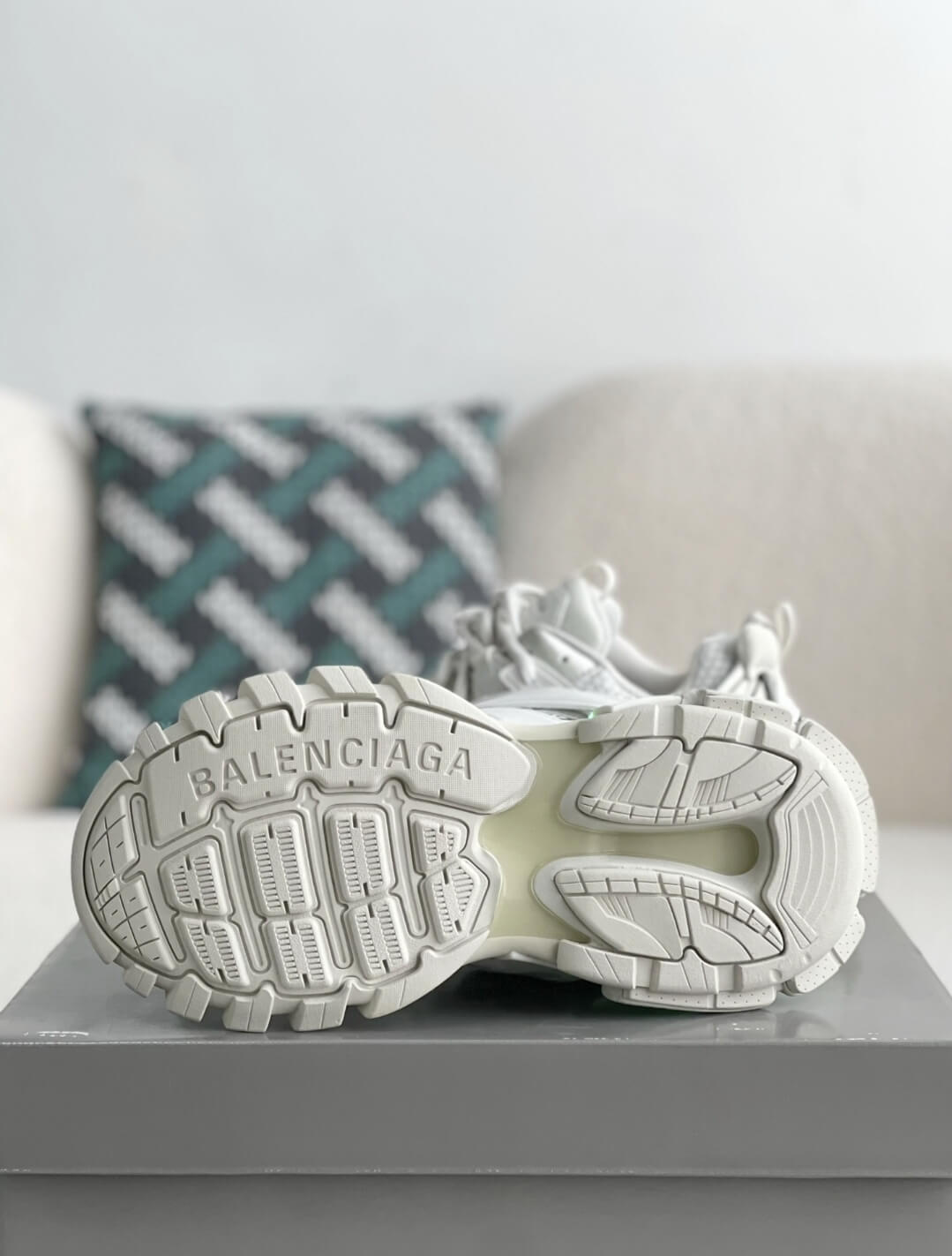 Balenciaga Track Sneaker LED – White / Light Grey CUSTOM