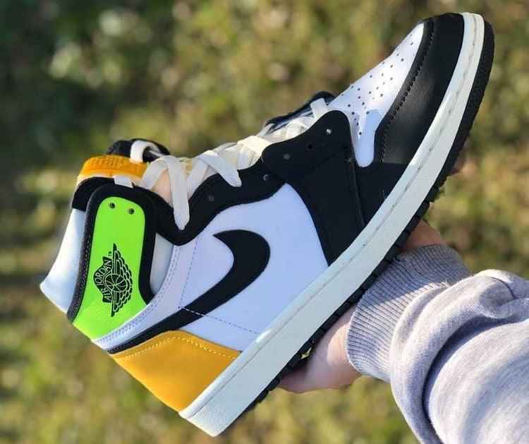 Custom Air Jordan 1 Vlot Gold High Q