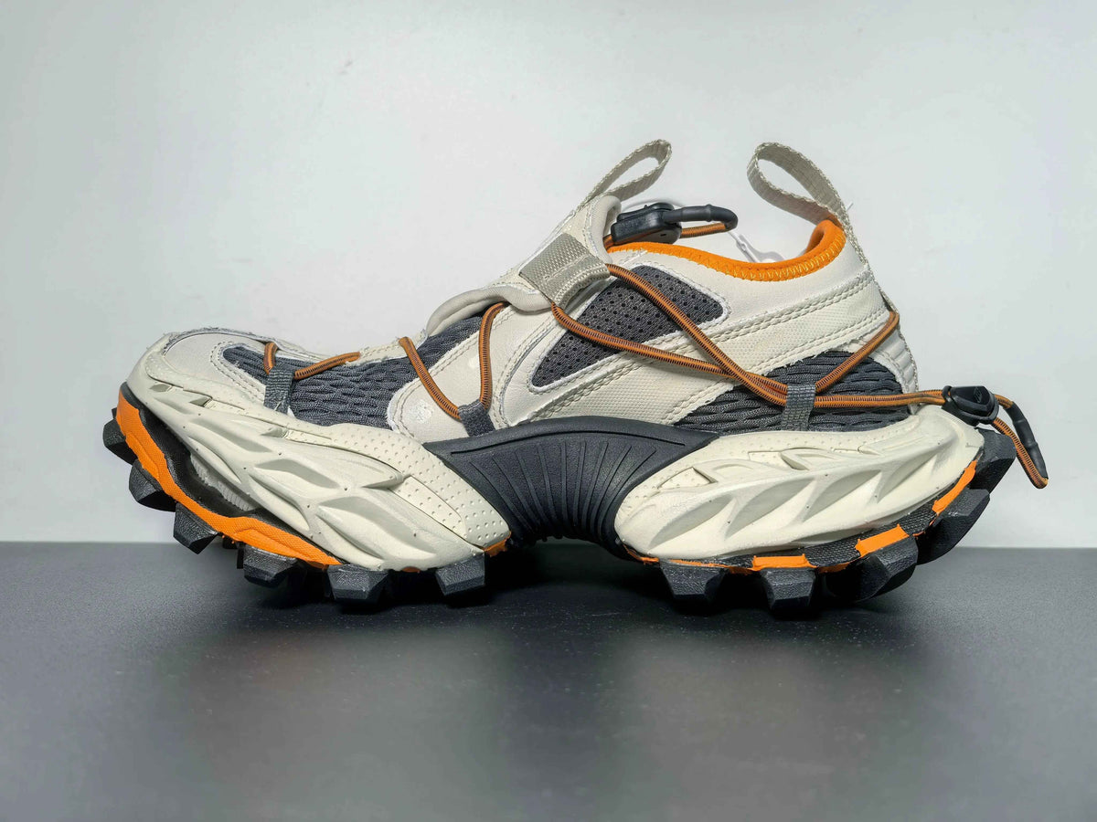 Custom BLNCG Hike 2070 SneakerNational