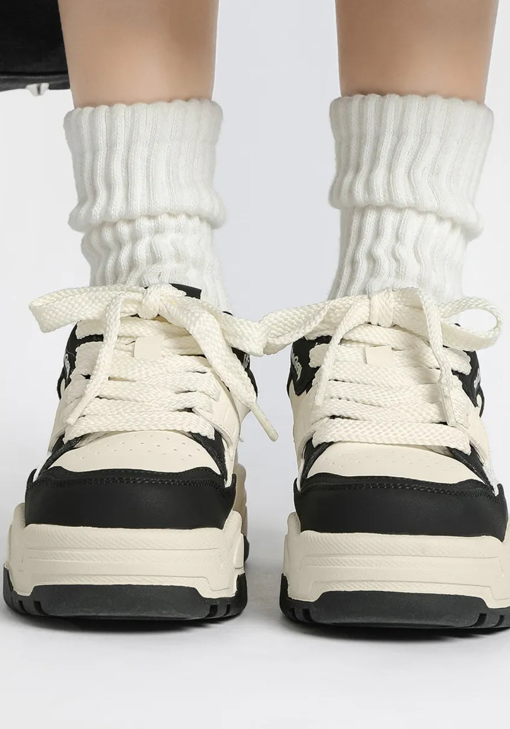 Black Retro Platform Skate Sneakers - Skipkicks