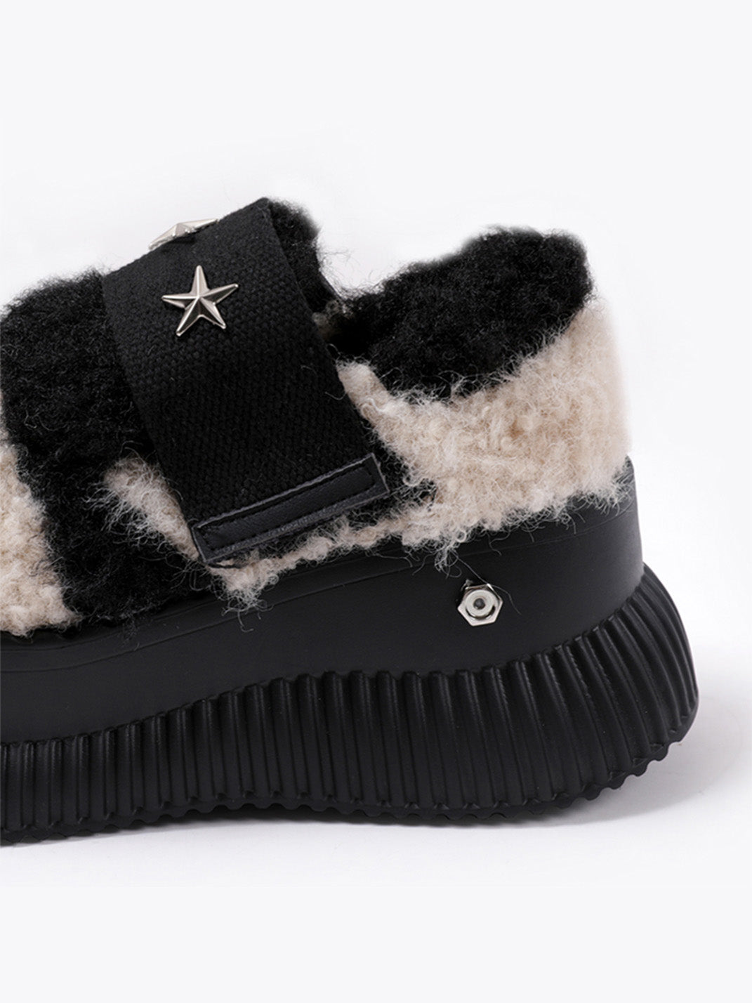 Beige Y2K Platform Fuzzy Star Detail Sneakers - Skipkicks