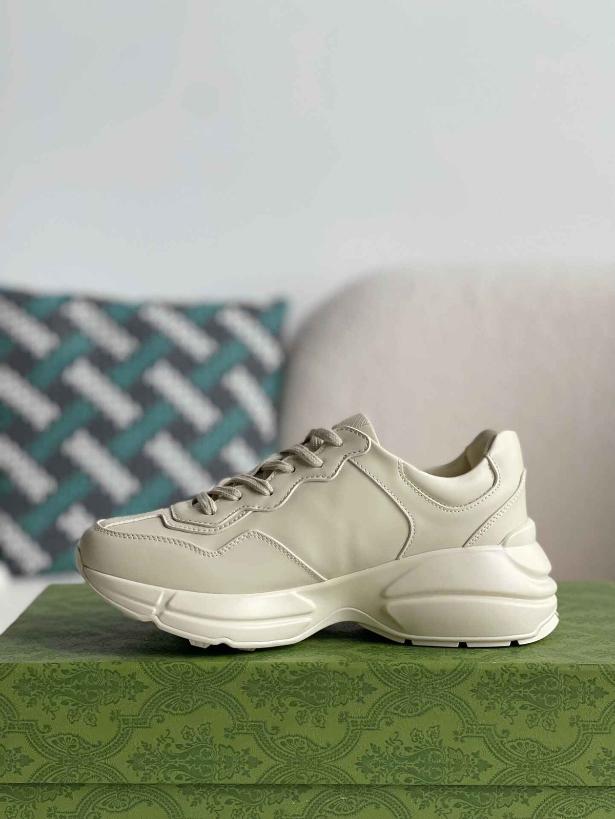 Gucci Rhyton Sneaker – Ivory Leather with Pink Interlocking G CUSTOM